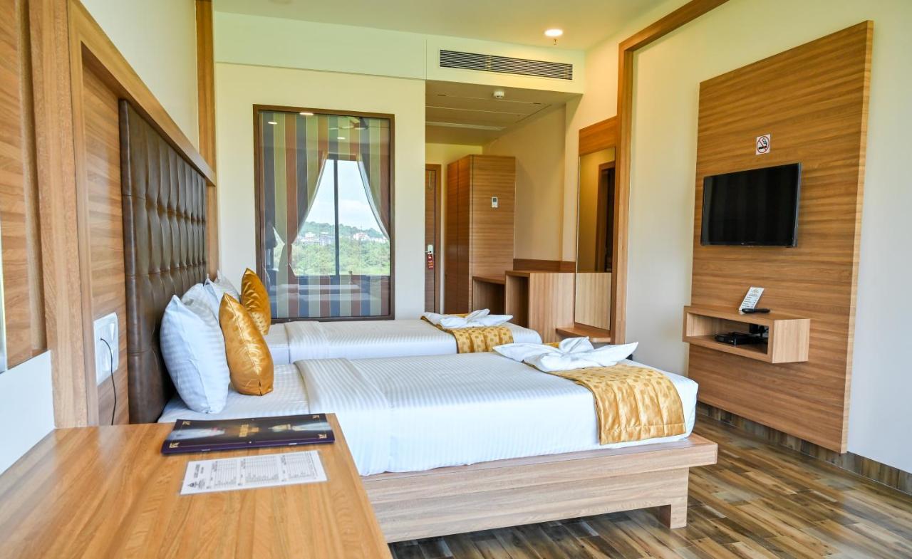 Hotel Laxmi Empire GOA Esterno foto